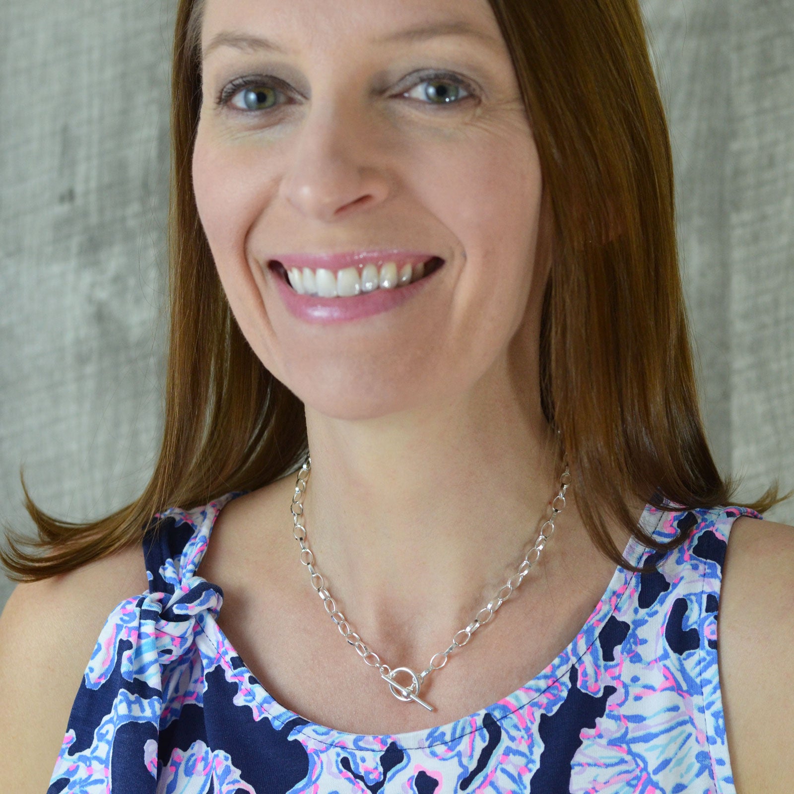 Choker necklace toggle clasp