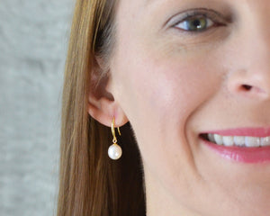 PEARL DROP EARRINGS - GOLD