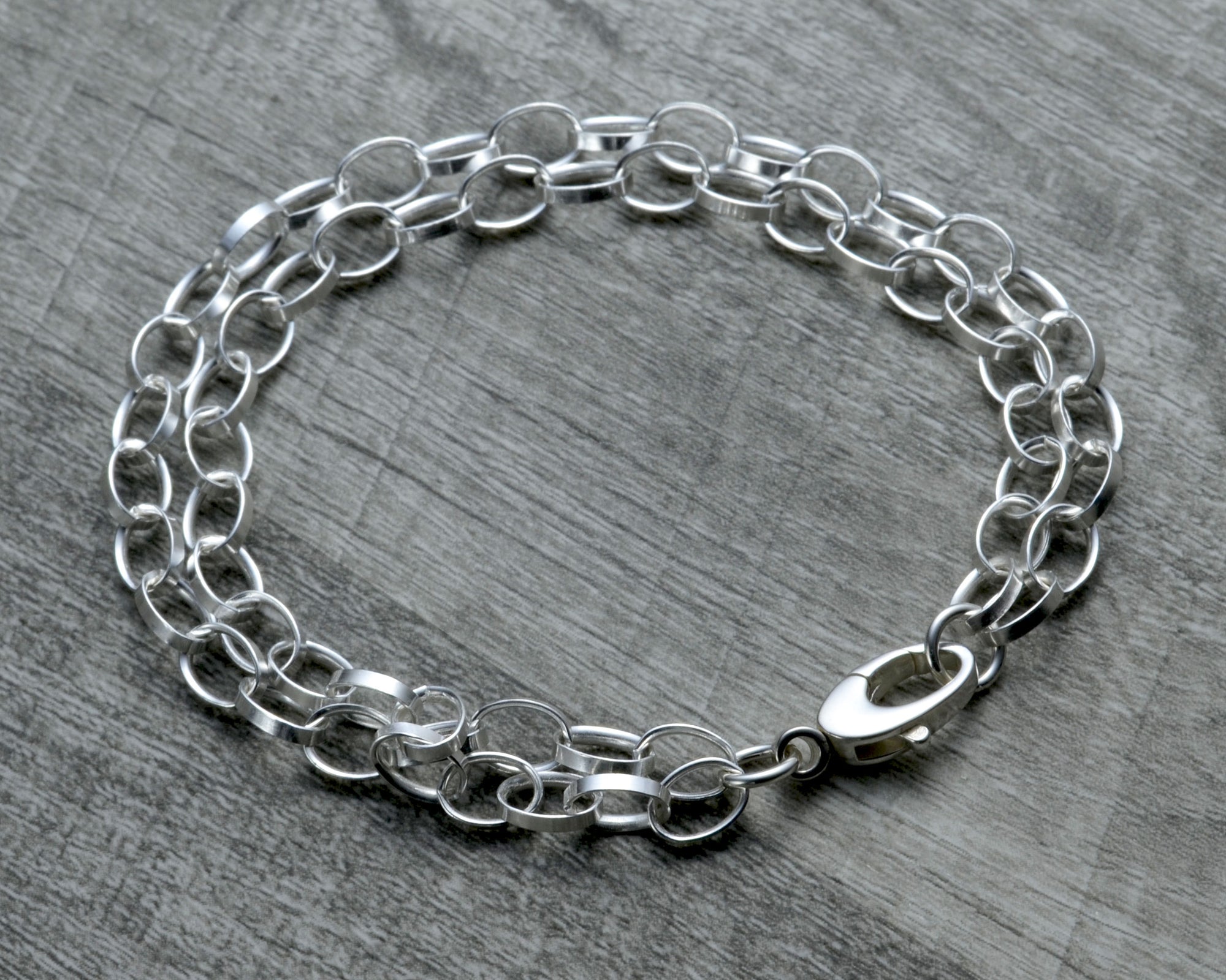 Layered link bracelet