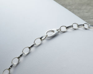 Custom clasp in sterling silver with rolo chain