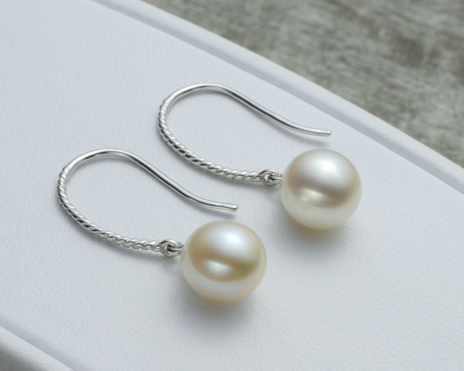 PEARL DROP TWIST EARRINGS