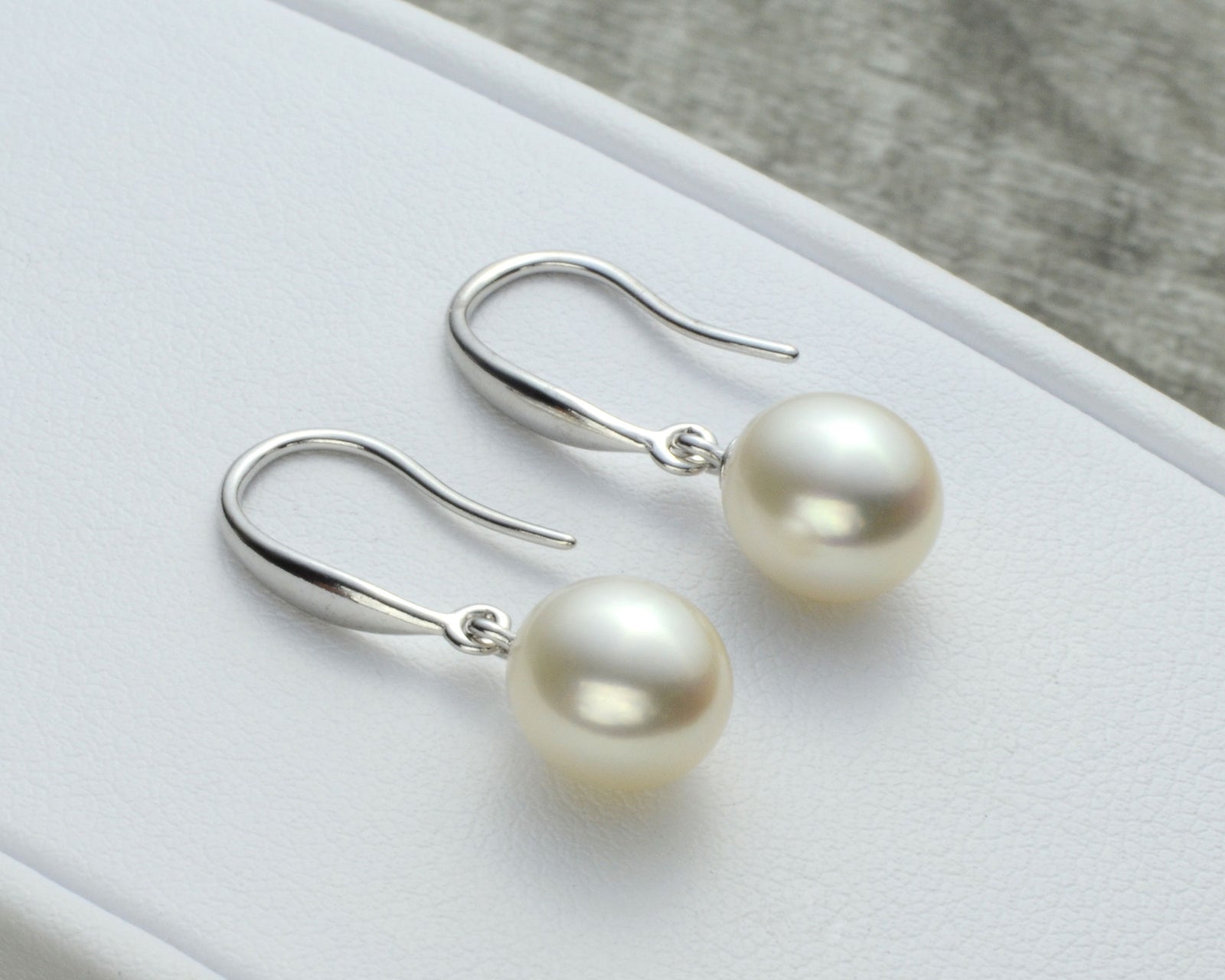 PEARL DROP EARRINGS - SILVER